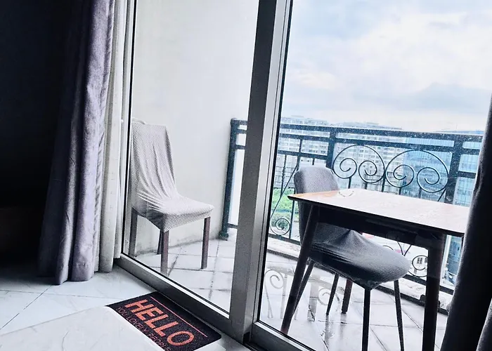 H Cloud Monarch Parksuites Near Moa And Casino Manilla